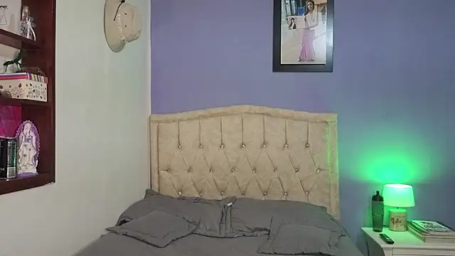 Snapshot of stephania_t chatting on April 13, 2026, 3:05 pm stephania t online show from April 13, 2026, 3:05 pm