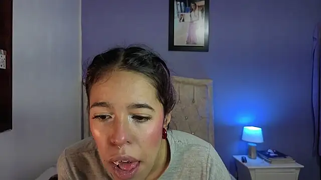 Snapshot of stephania_t chatting on April 23, 2026, 2:40 pm stephania t online show from April 23, 2026, 2:40 pm