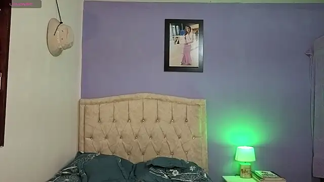 Snapshot of stephania_t chatting on April 14, 2026, 3:50 pm stephania t online show from April 14, 2026, 3:50 pm
