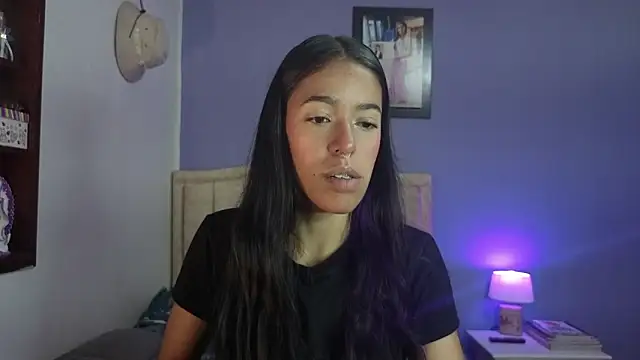 Snapshot of stephania_t chatting on April 17, 2026, 3:37 pm stephania t online show from April 17, 2026, 3:37 pm