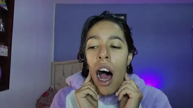 Snapshot of stephania_t chatting on May 11, 2026, 4:26 pm stephania t online show from May 11, 2026, 4:26 pm
