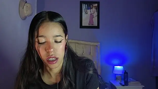 Snapshot of stephania_t chatting on April 10, 2026, 4:25 pm stephania t online show from April 10, 2026, 4:25 pm