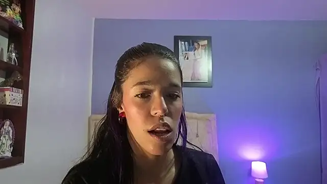 Snapshot of stephania_t chatting on April 21, 2026, 6:25 pm stephania t online show from April 21, 2026, 6:25 pm