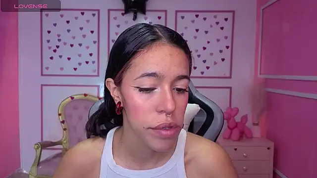 stephania t online show from December 22, 2025, 12:38 pm