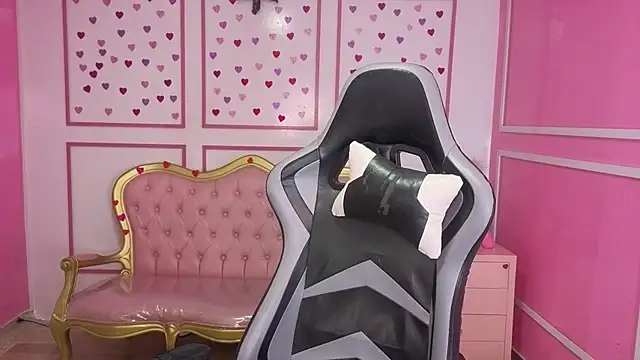 stephania t online show from November 10, 2025, 12:32 pm