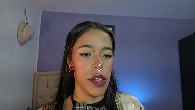 Snapshot of stephania_t chatting on March 31, 2026, 5:26 pm stephania t online show from March 31, 2026, 5:26 pm
