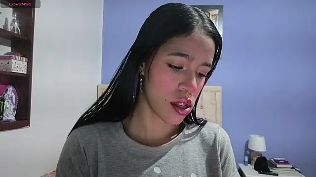 Snapshot of stephania_t chatting on May 4, 2026, 3:37 pm stephania t online show from May 4, 2026, 3:37 pm