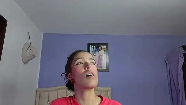 Snapshot of stephania_t chatting on March 25, 2026, 5:01 pm stephania t online show from March 25, 2026, 5:01 pm