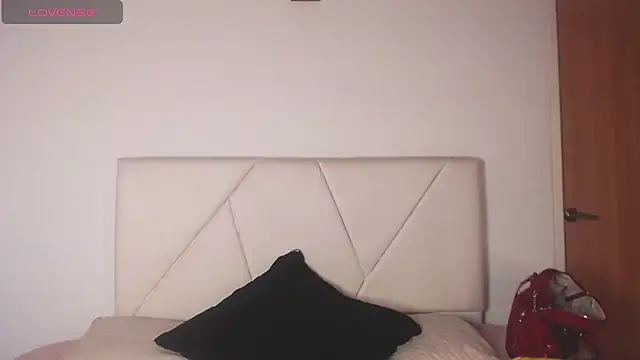 Snapshot of julz_03 chatting on November 12, 2025, 11:52 pm julz 03 online show from November 12, 2025, 11:52 pm