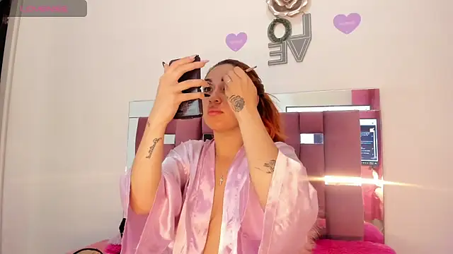 Alba Grey online show from December 5, 2025, 3:49 am