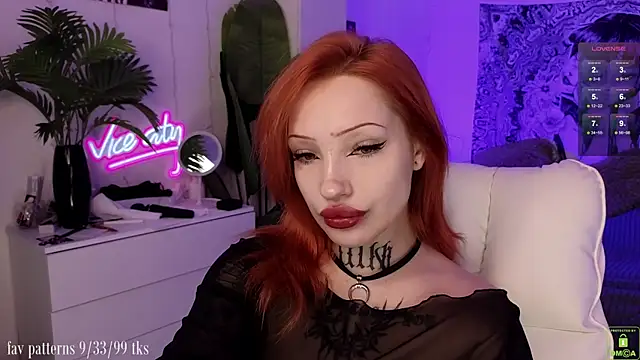 Snapshot of violetviolator chatting on November 23, 2025, 5:06 am violetviolator online show from November 23, 2025, 5:06 am