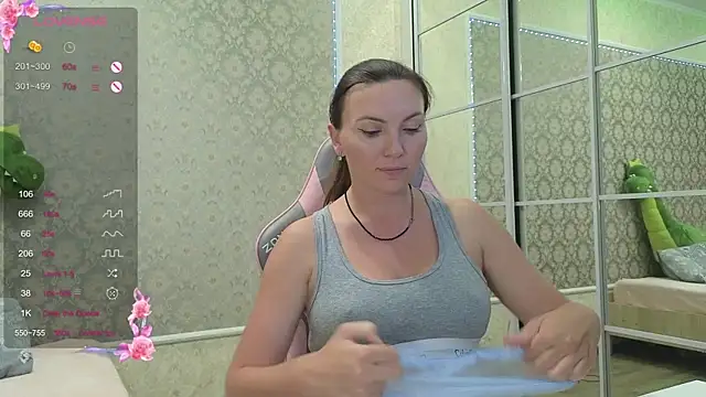 -DIVORA- online show from October 8, 2025, 3:02 pm