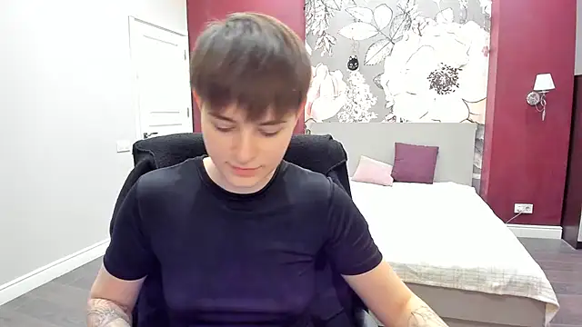 EmiliaYours online show from February 10, 2026, 3:22 pm