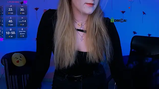 luna berryy online show from April 22, 2026, 7:20 pm