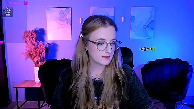 Snapshot of luna_berryy chatting on March 6, 2026, 7:53 pm luna berryy online show from March 6, 2026, 7:53 pm