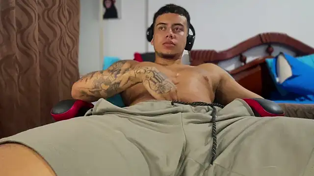 Snapshot of DuoHotLive chatting on November 29, 2025, 4:23 am DuoHotLive online show from November 29, 2025, 4:23 am