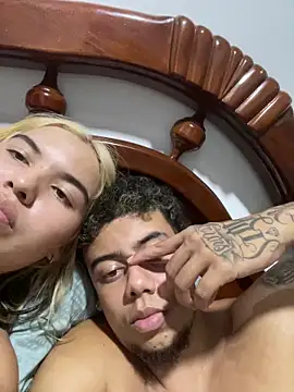 Snapshot of DuoHotLive chatting on October 28, 2025, 3:51 am DuoHotLive online show from October 28, 2025, 3:51 am