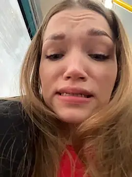 KitteCat online show from November 3, 2025, 7:57 am