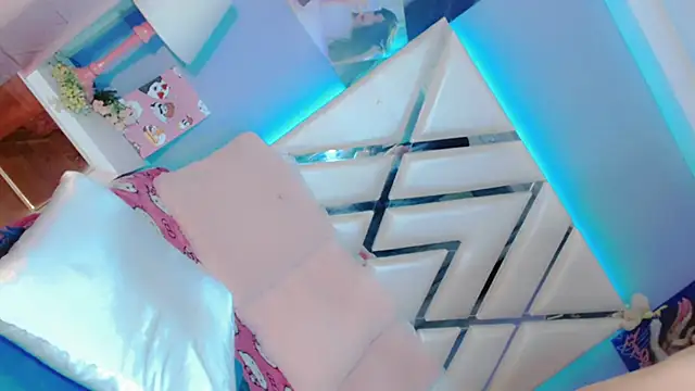 Niccolls Princess online show from November 8, 2025, 11:03 am