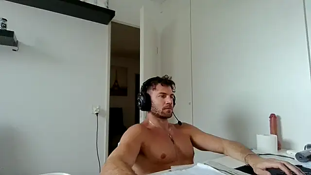 Snapshot of alpha-hunk chatting on April 14, 2026, 11:59 am alpha-hunk online show from April 14, 2026, 11:59 am