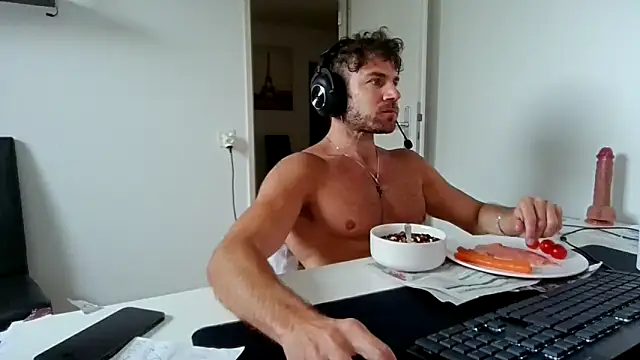 Snapshot of alpha-hunk chatting on May 6, 2026, 10:08 am alpha-hunk online show from May 6, 2026, 10:08 am