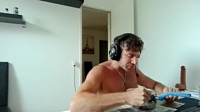 Snapshot of alpha-hunk chatting on April 28, 2026, 1:48 pm alpha-hunk online show from April 28, 2026, 1:48 pm