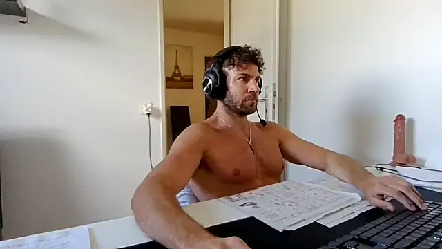 Snapshot of alpha-hunk chatting on April 21, 2026, 1:17 pm alpha-hunk online show from April 21, 2026, 1:17 pm