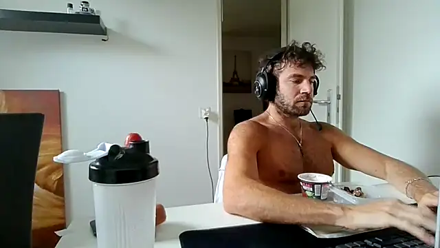 Snapshot of alpha-hunk chatting on May 20, 2026, 10:01 am alpha-hunk online show from May 20, 2026, 10:01 am