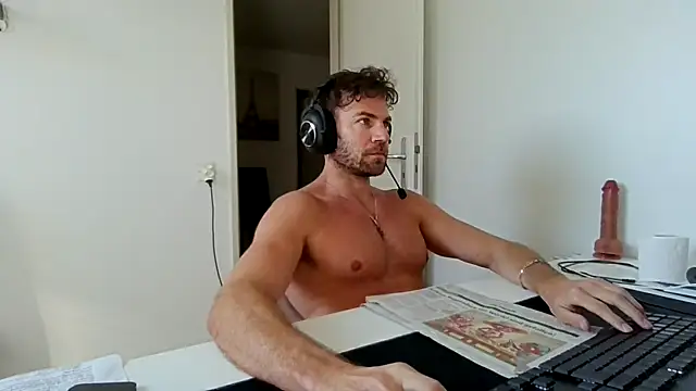 Snapshot of alpha-hunk chatting on April 16, 2026, 8:15 am alpha-hunk online show from April 16, 2026, 8:15 am