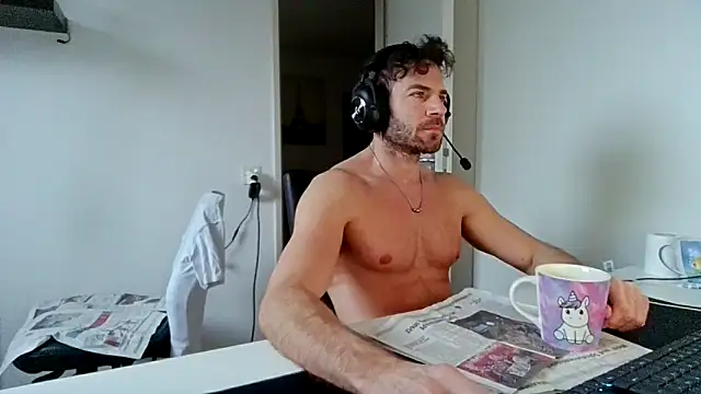 Snapshot of alpha-hunk chatting on December 21, 2025, 10:39 am alpha-hunk online show from December 21, 2025, 10:39 am