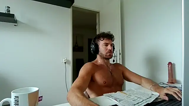 Snapshot of alpha-hunk chatting on May 10, 2026, 9:24 am alpha-hunk online show from May 10, 2026, 9:24 am
