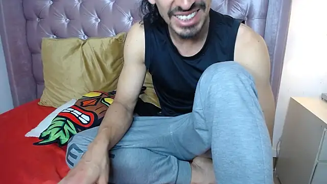 Snapshot of Sr_Magnus_ chatting on October 13, 2025, 5:31 am Sr Magnus online show from October 13, 2025, 5:31 am