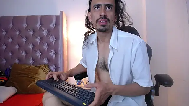 Snapshot of Sr_Magnus_ chatting on October 11, 2025, 7:09 am Sr Magnus online show from October 11, 2025, 7:09 am