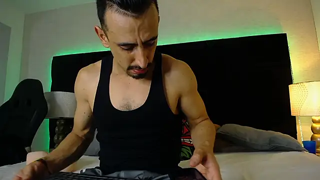 Sr Magnus  online show from March 17, 2026, 1:52 am