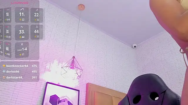 Snapshot of MAYROBERTSS chatting on March 22, 2025, 8:40 am MAYROBERTSS online show from March 22, 2025, 8:40 am