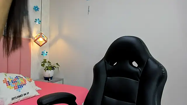 Snapshot of MAYROBERTSS chatting on January 9, 2025, 12:19 pm MAYROBERTSS online show from January 9, 2025, 12:19 pm