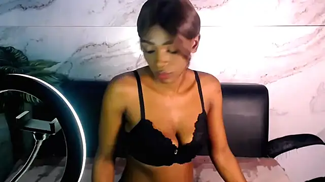 Snapshot of Ebonypreciousx chatting on November 24, 2025, 7:36 pm Ebonypreciousx online show from November 24, 2025, 7:36 pm