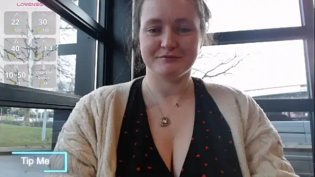 Snapshot of BustyBonnieUK chatting on January 24, 2025, 9:49 am BustyBonnieUK online show from January 24, 2025, 9:49 am
