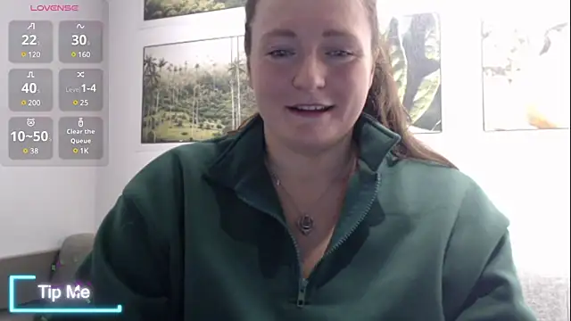 Snapshot of BustyBonnieUK chatting on January 28, 2025, 8:36 pm BustyBonnieUK online show from January 28, 2025, 8:36 pm