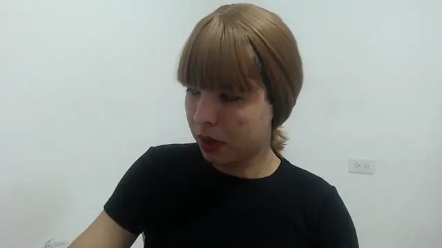 Snapshot of estefania224 chatting on May 22, 2026, 12:19 am estefania224 online show from May 22, 2026, 12:19 am