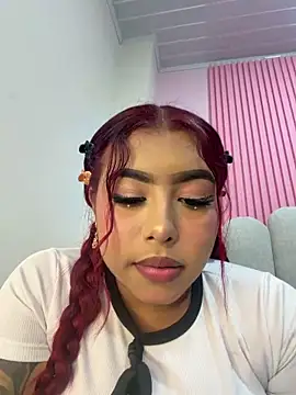 Zoe1 2 online show from May 19, 2026, 8:05 pm