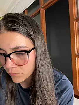 Snapshot of aurora_divine chatting on October 13, 2025, 12:12 am aurora divine online show from October 13, 2025, 12:12 am