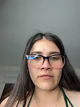 Snapshot of aurora_divine chatting on October 14, 2025, 11:04 pm aurora divine online show from October 14, 2025, 11:04 pm