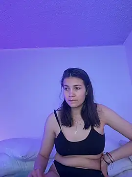 aurora divine online show from July 3, 2026, 8:37 pm