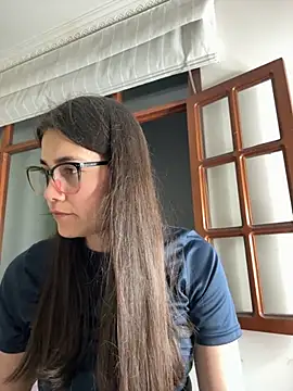 Snapshot of aurora_divine chatting on November 3, 2025, 11:41 pm aurora divine online show from November 3, 2025, 11:41 pm