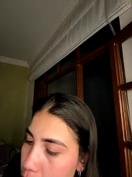 Snapshot of aurora_divine chatting on October 8, 2025, 11:05 pm aurora divine online show from October 8, 2025, 11:05 pm