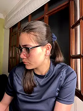 Snapshot of aurora_divine chatting on October 10, 2025, 12:00 am aurora divine online show from October 10, 2025, 12:00 am