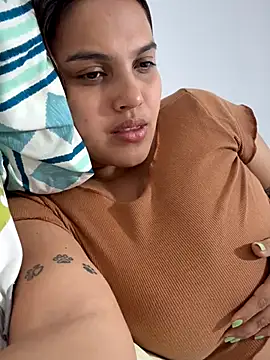 Snapshot of vivicolibri chatting on October 20, 2025, 4:07 pm vivicolibri online show from October 20, 2025, 4:07 pm