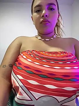 Snapshot of vivicolibri chatting on October 15, 2025, 4:48 pm vivicolibri online show from October 15, 2025, 4:48 pm