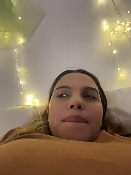 Snapshot of vivicolibri chatting on December 3, 2025, 10:09 pm vivicolibri online show from December 3, 2025, 10:09 pm